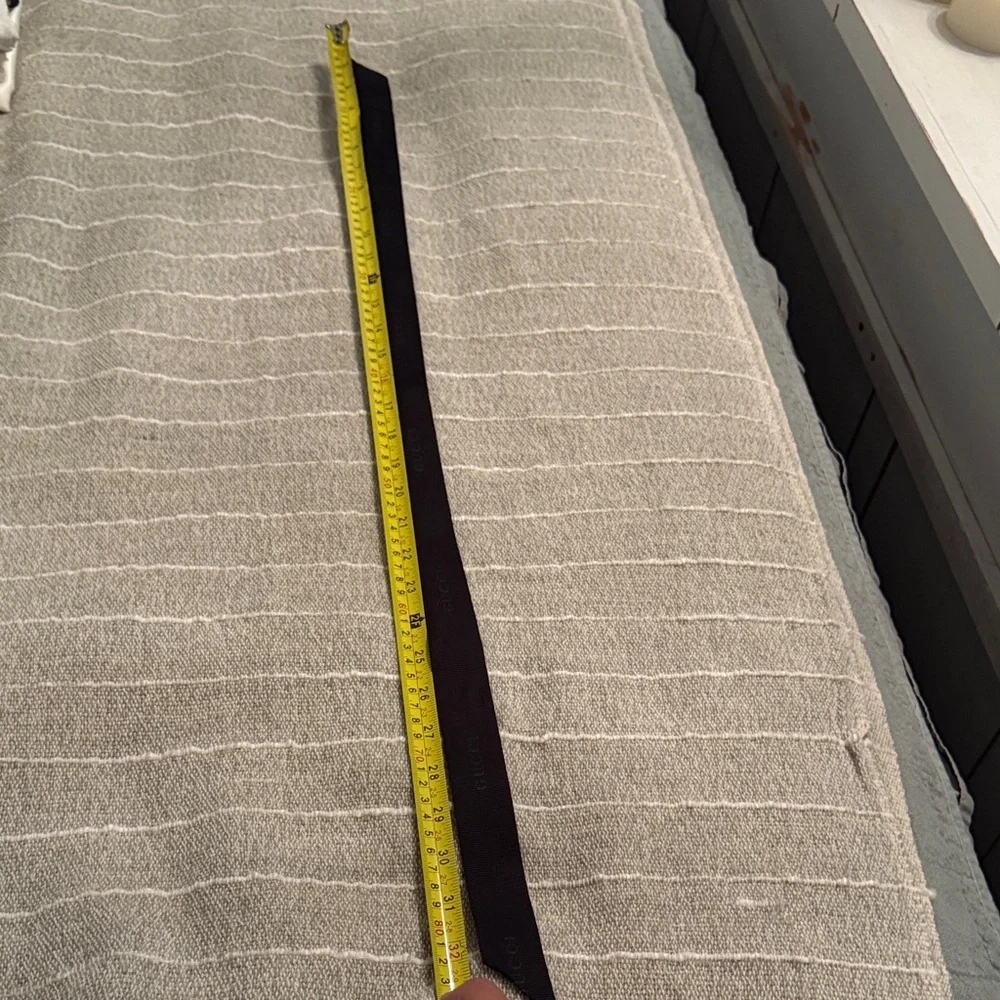 Gucci Dark Ribbon Accessory